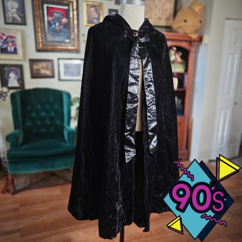 Vintage 90s Storybook Heirlooms‎ Hooded Cloak Black Crushed Velvet Cape